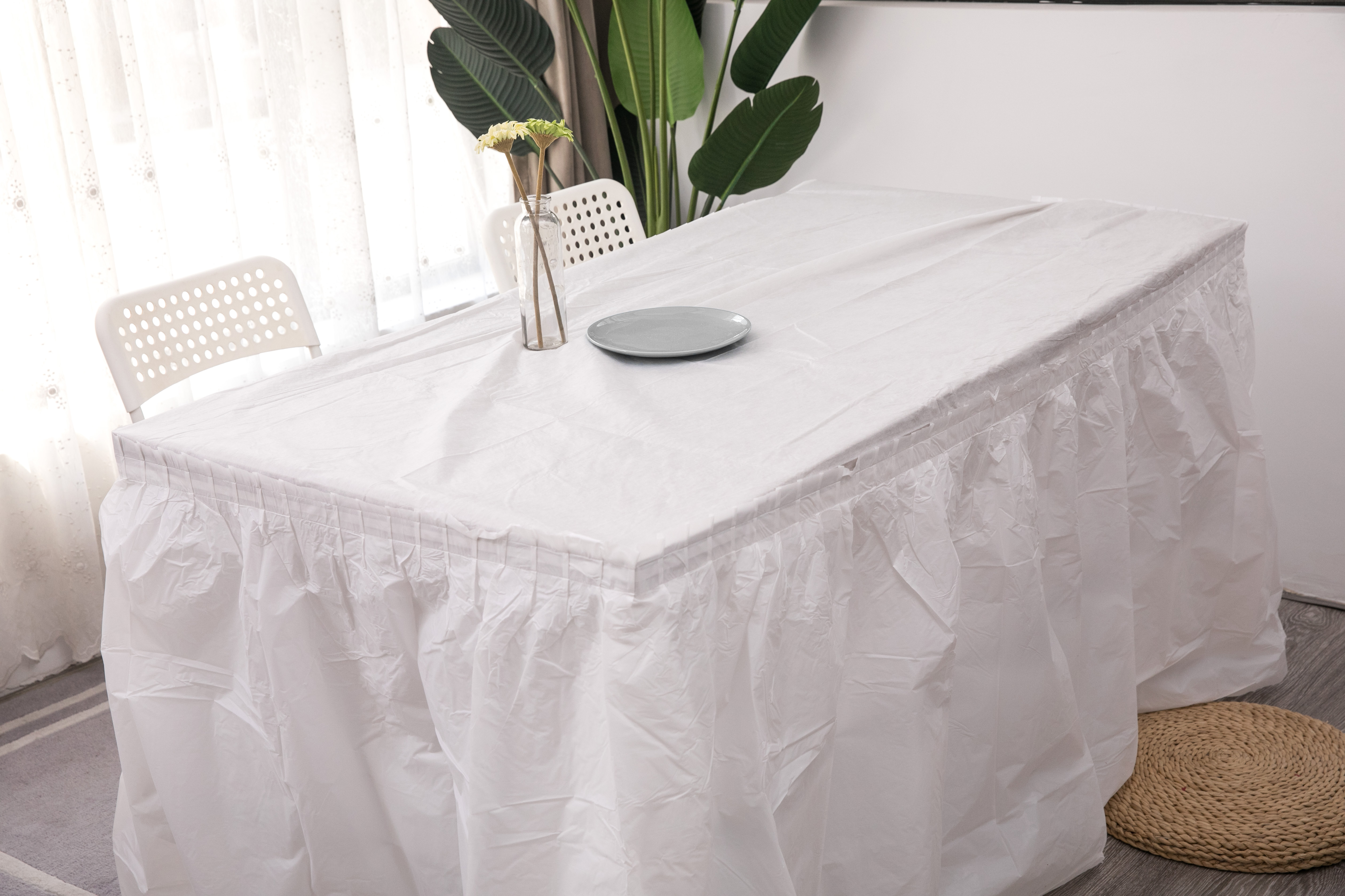 White Color PEVA Table Skirt